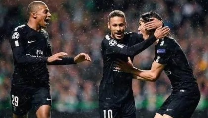  罗伊斯达成德甲三百场里程碑  