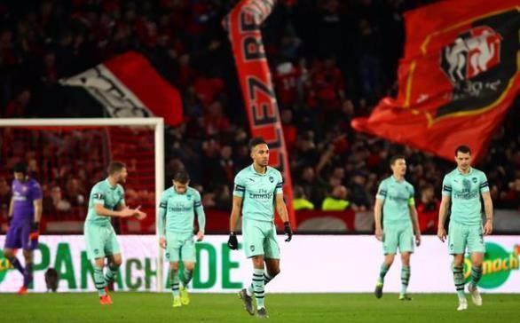  多特蒙德核心染红遭逆转绝杀  